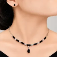 NECKCHAIN AND TOPS SET