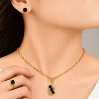 NECKCHAIN,RING AND TOPS SET