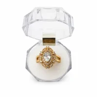 RING IN GOLDEN COLOR WITH DAIMOND STONE